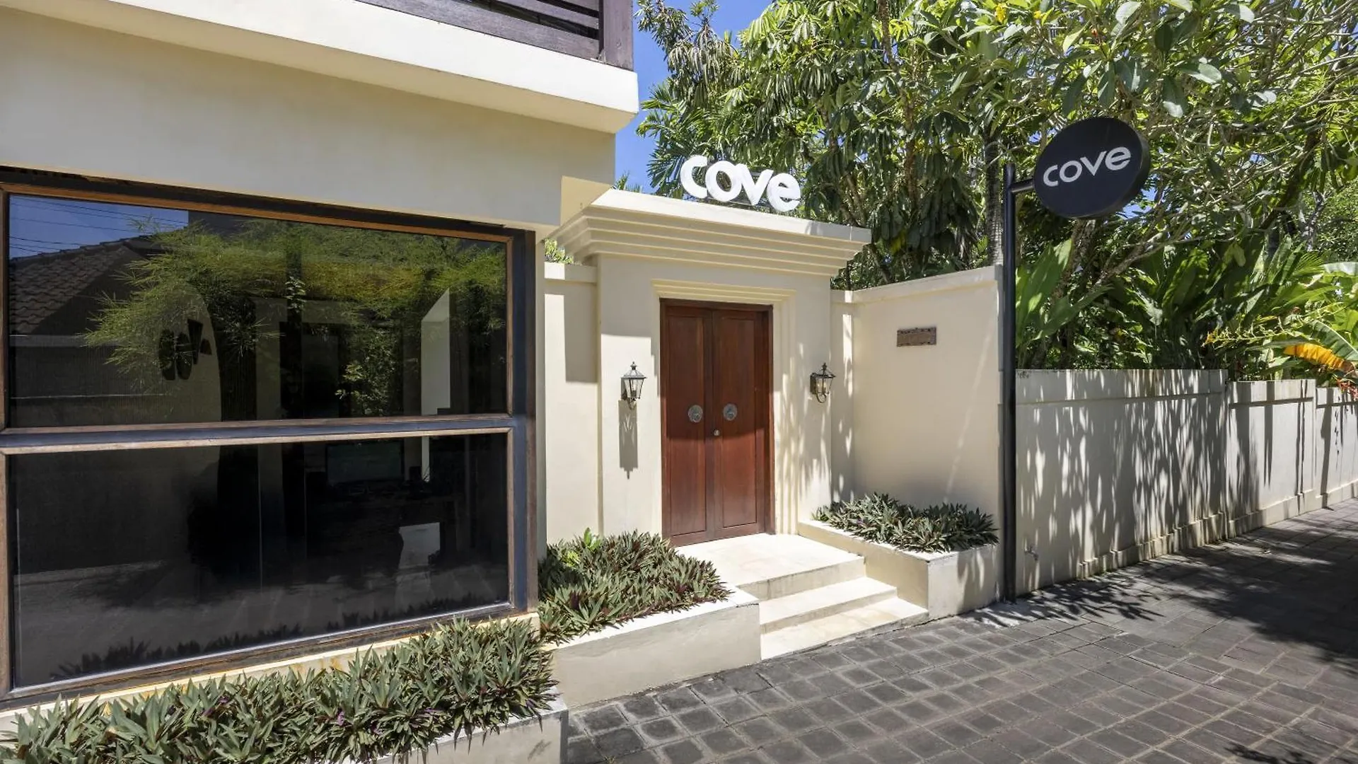 Cove Urbanest Inn Seminyak 4*,