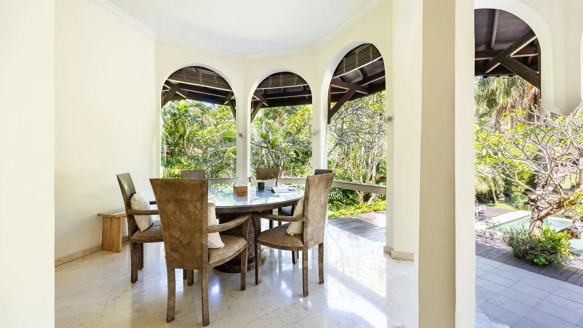 Cove Urbanest Inn Seminyak Indonesia