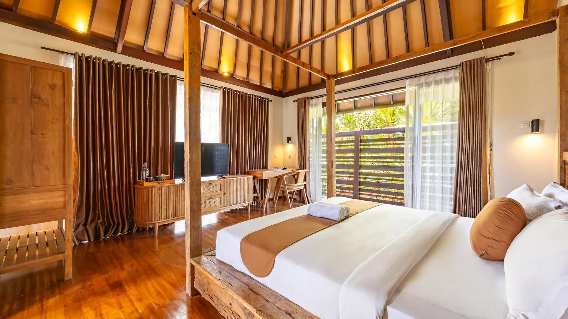 Cove Urbanest Inn Seminyak  Hotel