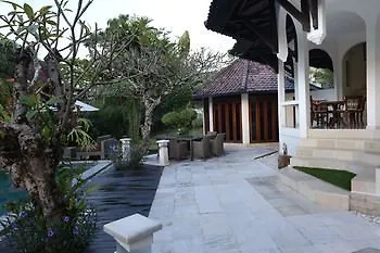 Cove Urbanest Inn Seminyak  Hotel